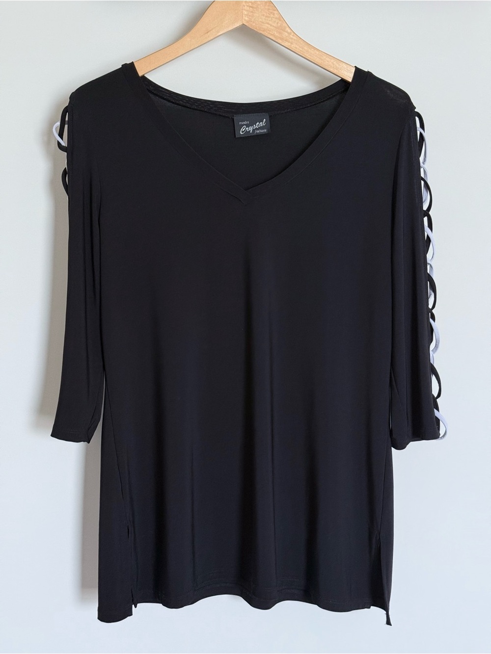 Modes Crystal Fashions Black Cutout Loop Lace Up Sleeve V-neck Tunic Top Large